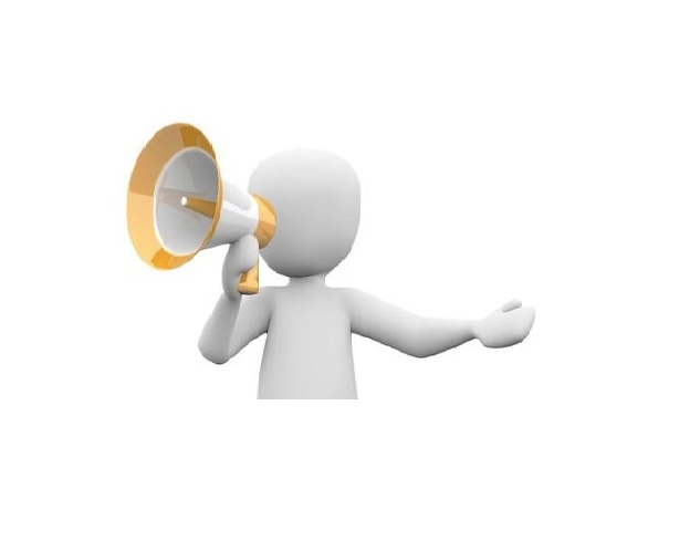postać z megafonem
